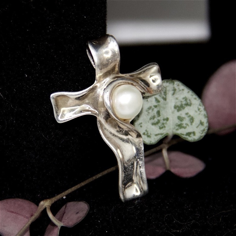Hagit Gorali Sterling Silver Pearl Wavy Cross Pendant Israel 925 Modernist
